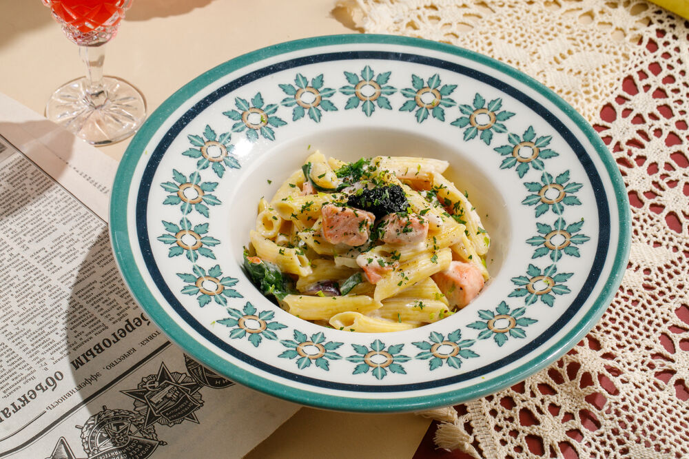 Pasta with salmon and halibut caviar