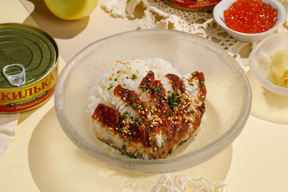 Угорь на рисе