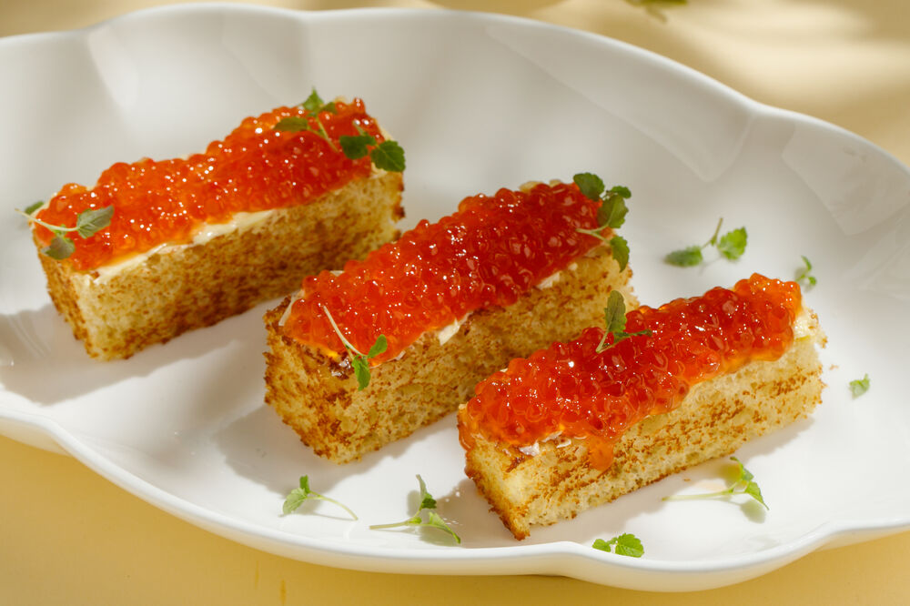 Brioche with red caviar