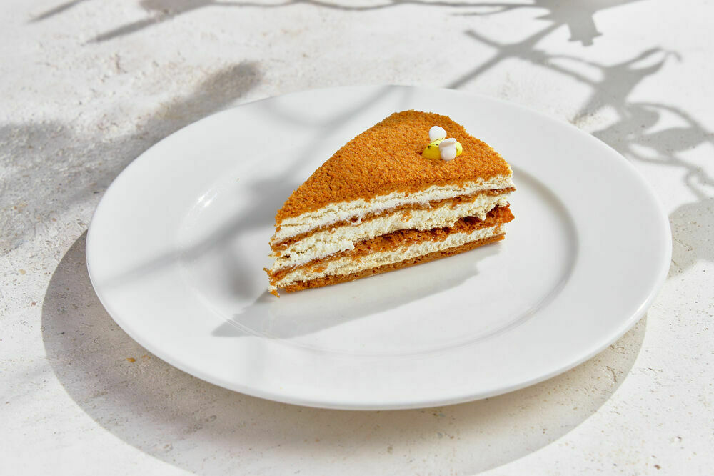 Медовик (при заказе обеда)