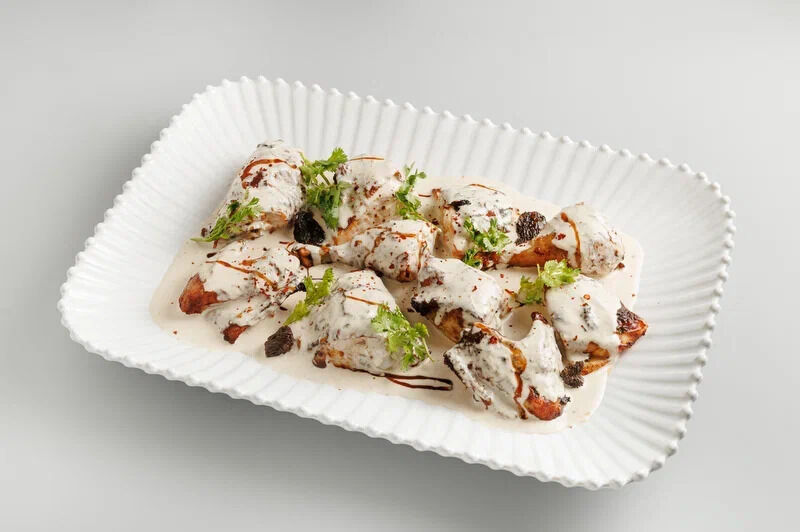 Chicken fried with garlic in a morel sauce