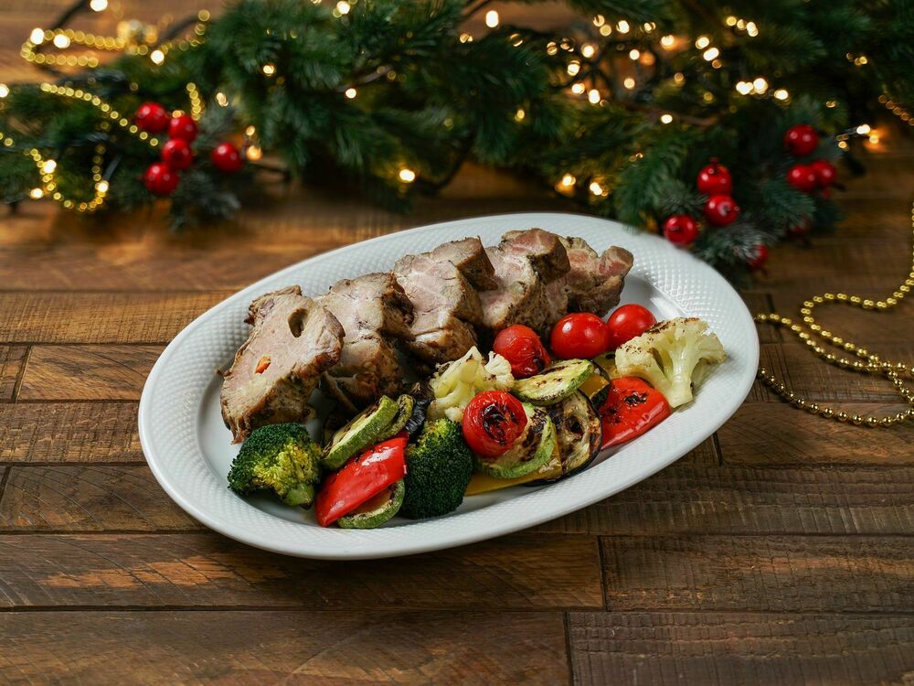 Пряная буженина с овощами на гриле 1.5 кг