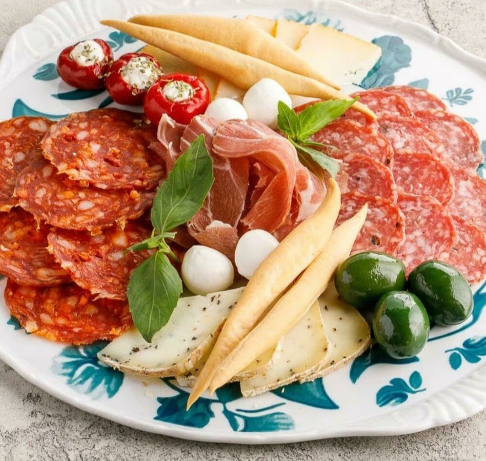 Ассорти итальянских апперетивов