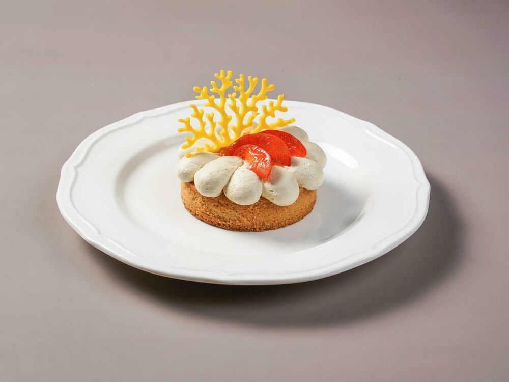 Тарт с кукурузным кремом и свежей хурмой