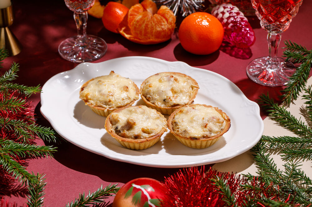 Tartlets with mushroom julienne