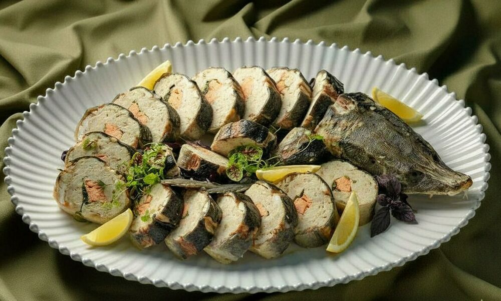 Стерлядь фаршированная муссом из форели 2 кг