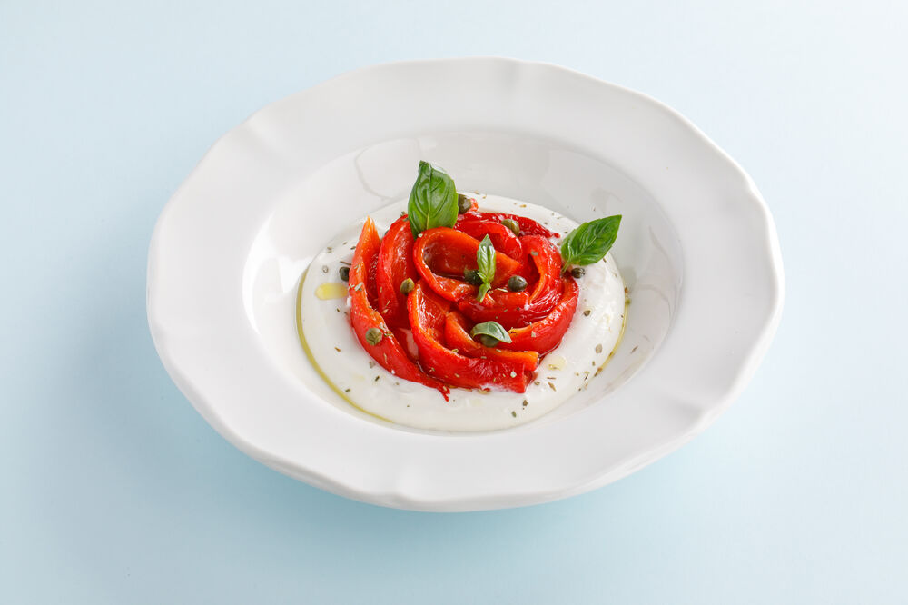 Запеченный перец рамиро с кремом из феты 