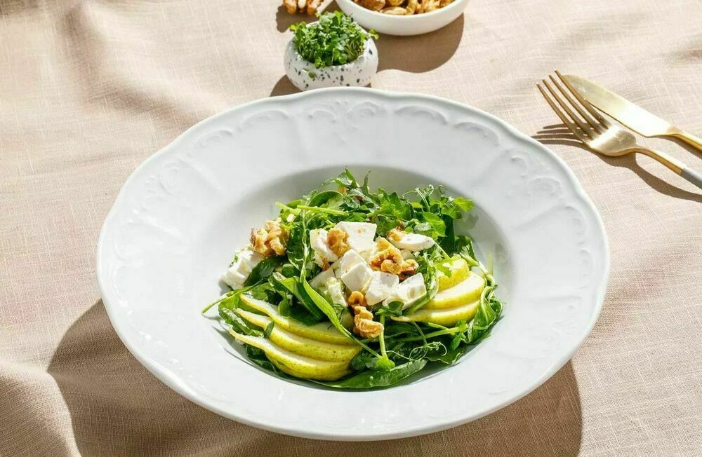  Pear and Goat Cheese Salad