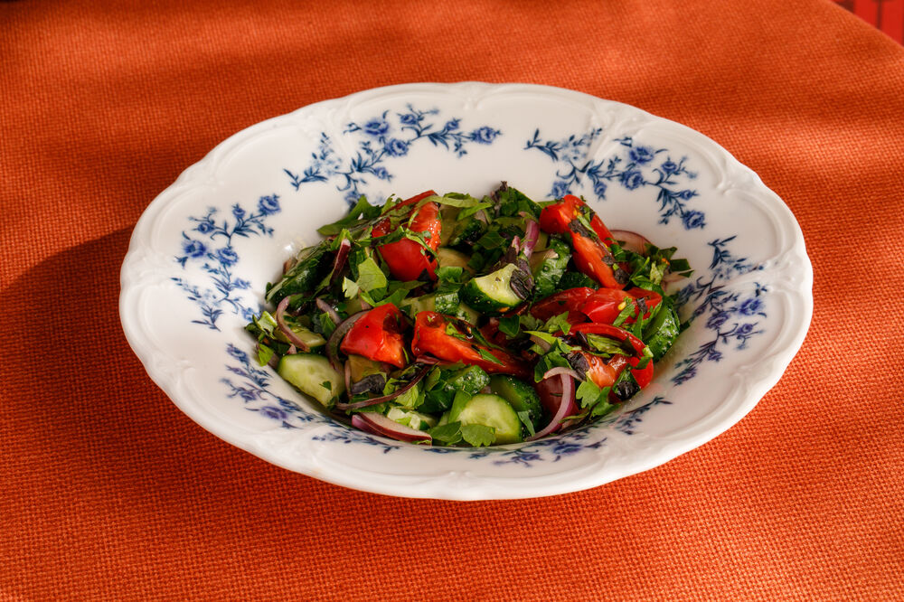 Georgian vegetable salad with spices