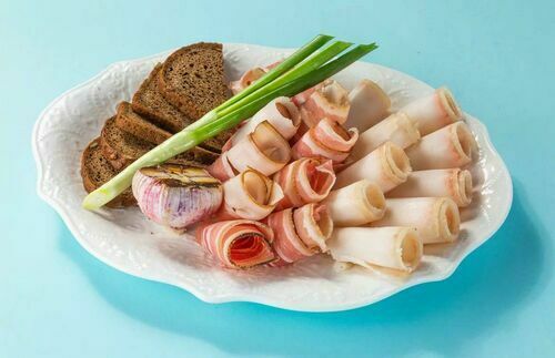 Ассорти сала с чесноком