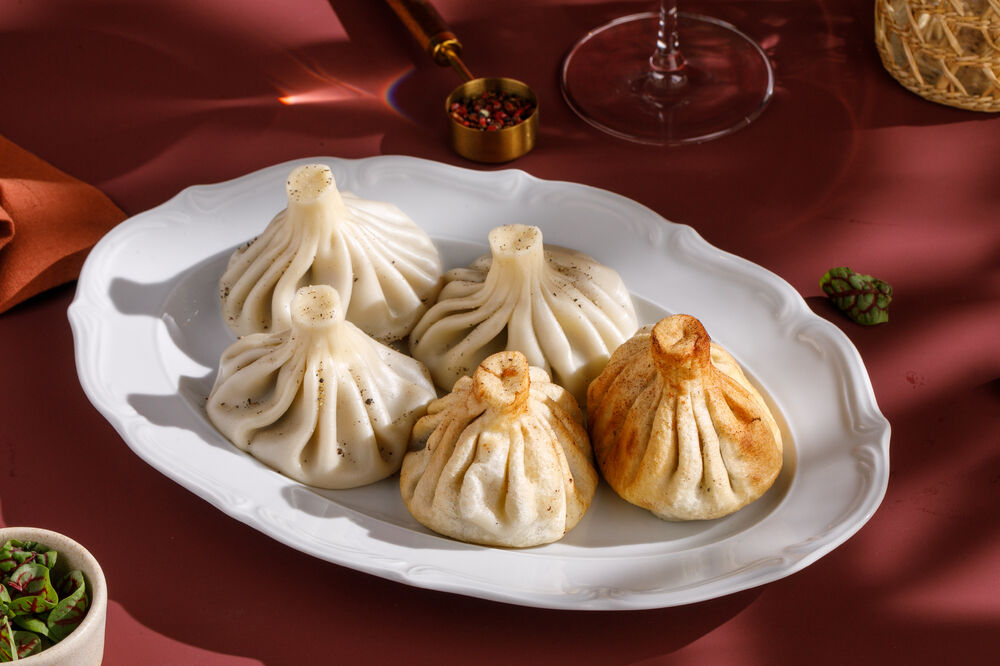 Khinkali with cheese and spinach (1 piece)