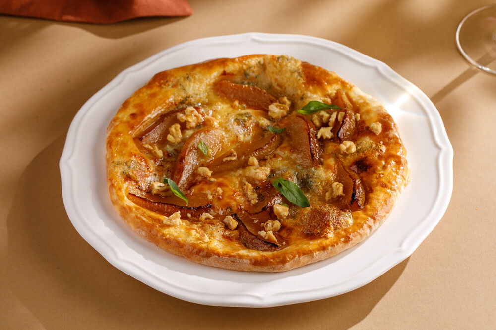  Khachapuri with Gorgonzola and Pear