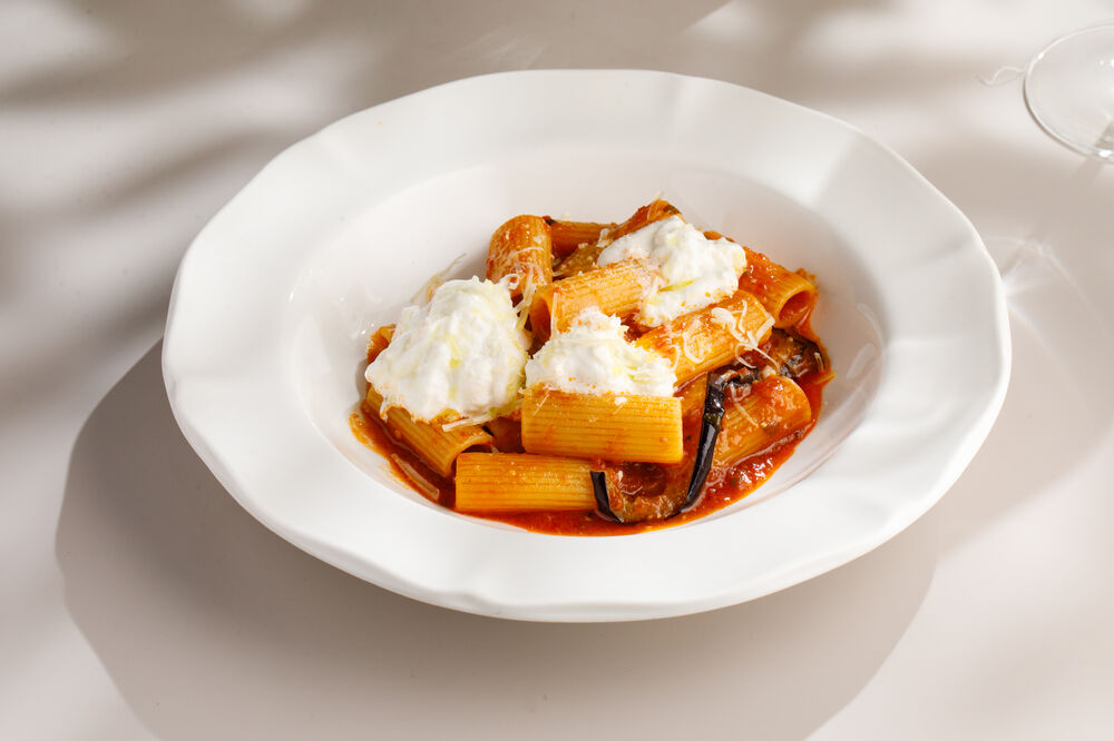 Паста с баклажанами и страчателлой