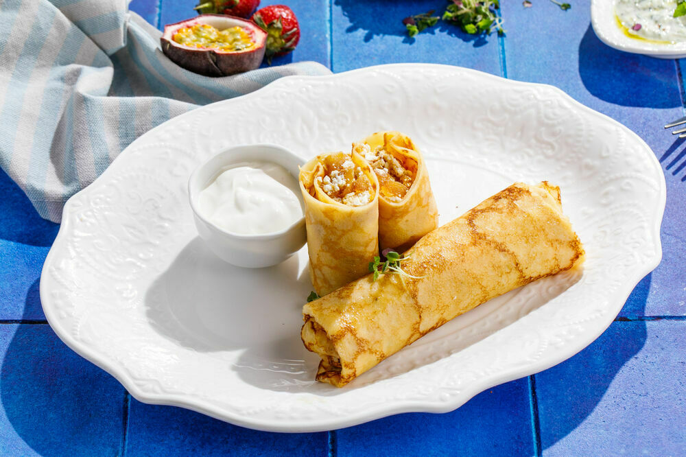 Pancakes with apple and cottage cheese