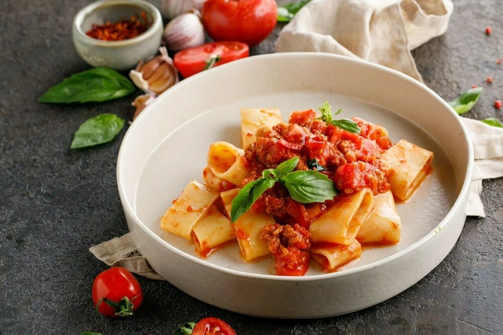 Pasta with tomatoes