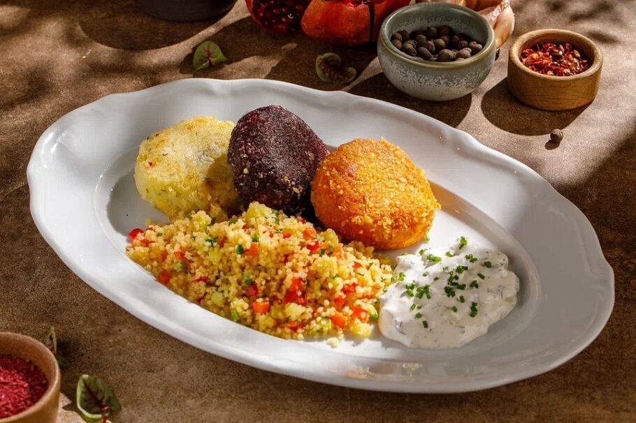 Овощные котлеты с кускусом