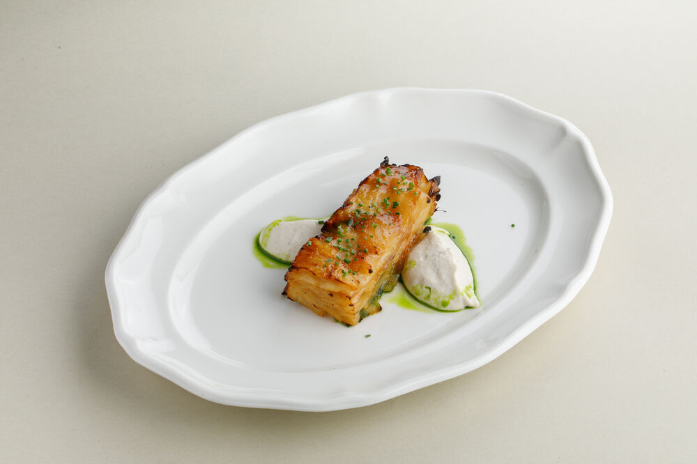 Cabbage gratin with cashew mousse