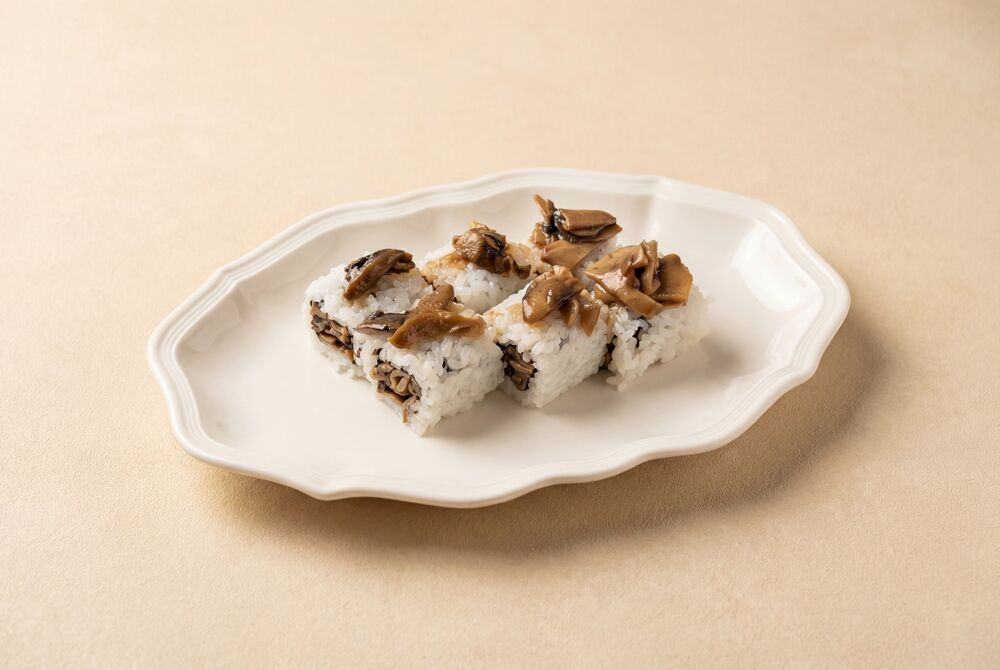 Roll with mushrooms