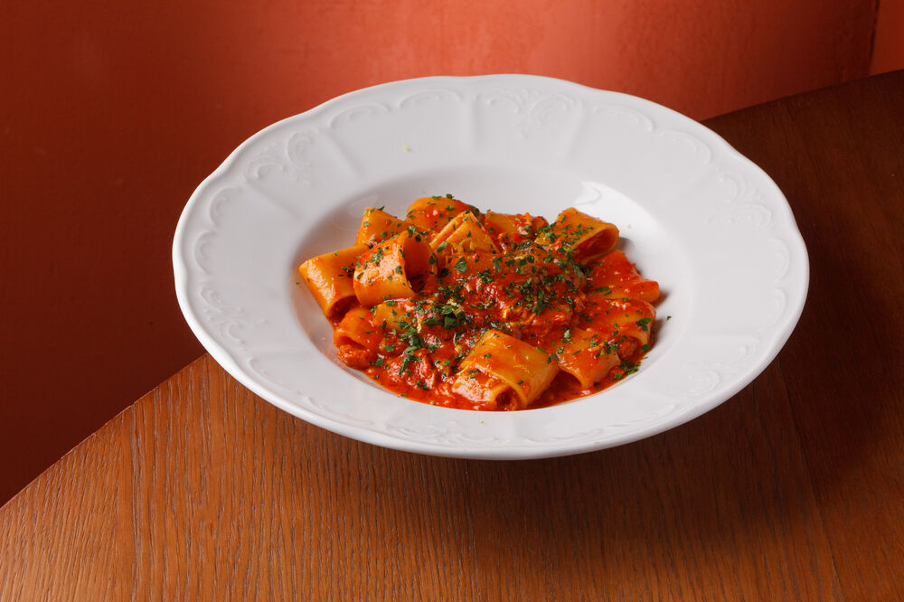 Каламарата с крабом и креветочным биском