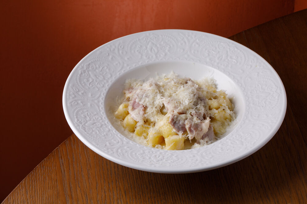 Сливочные ньоки с прошутто котто