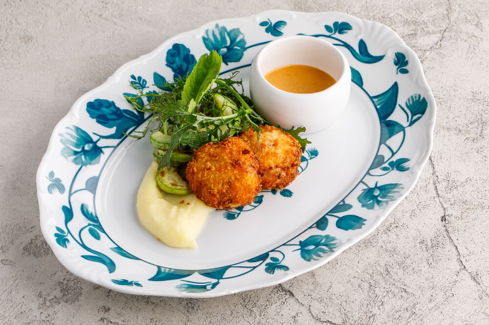 Kamchatka crab cutlets with mashed potatoes