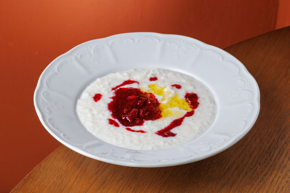 Rice porridge with berry jam