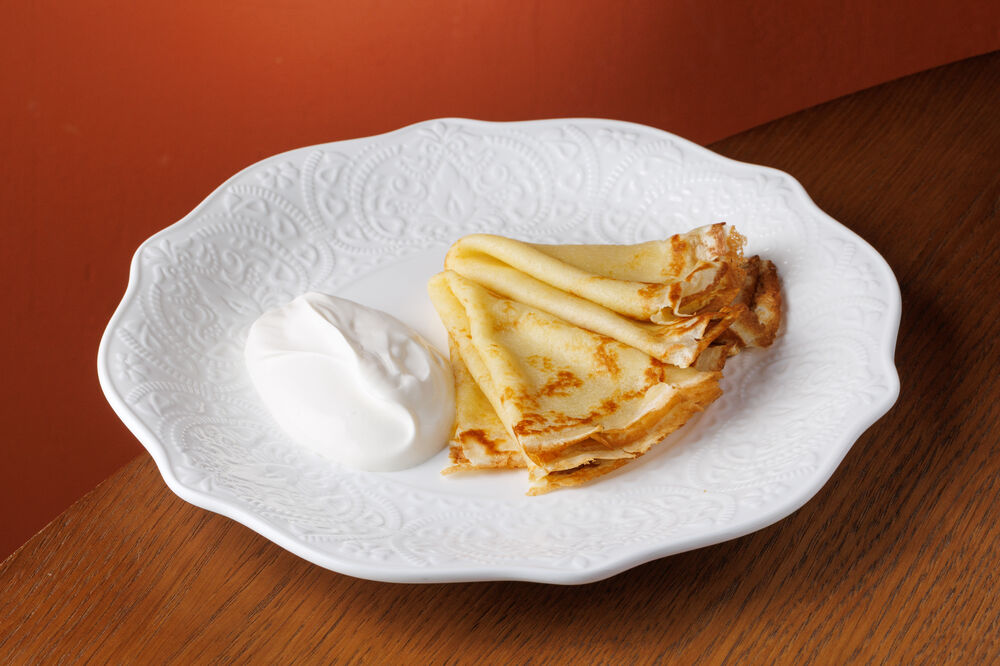 Pancakes with sour cream