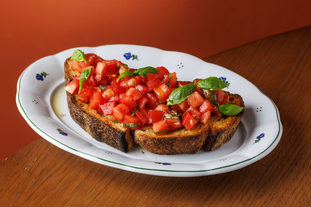 Tartine with Uzbek tomatoes