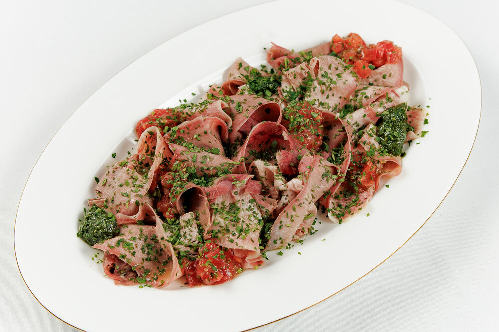 Говяжий язык с сальса верде