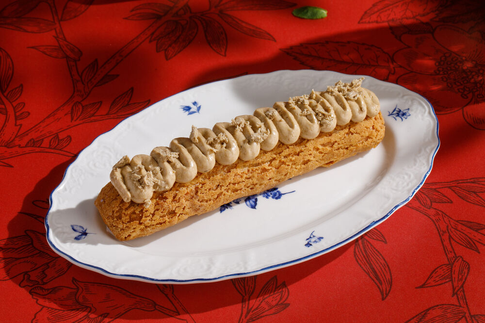 Эклер с халвой 