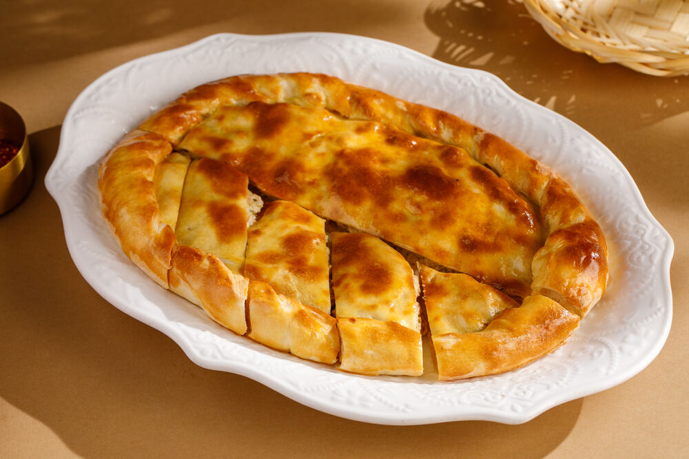 Tuna khachapuri