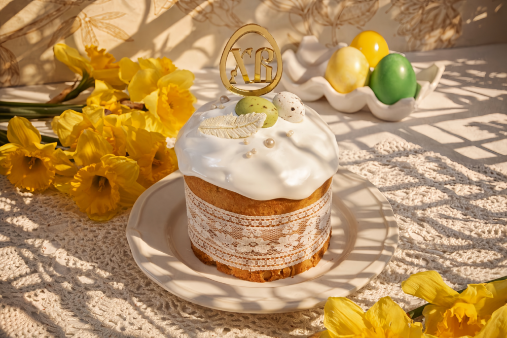 Classic Easter Cake with Raisins 400 g