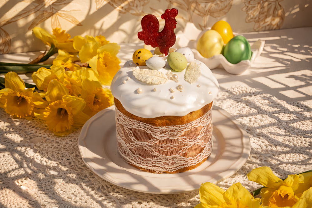 Classic Easter Cake with Raisins 600 g