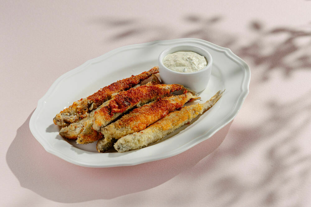 Корюшка жареная с соусом "Тар-тар"