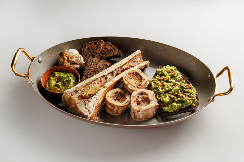 Bone marrow with Borodino bread and cilantro chutney