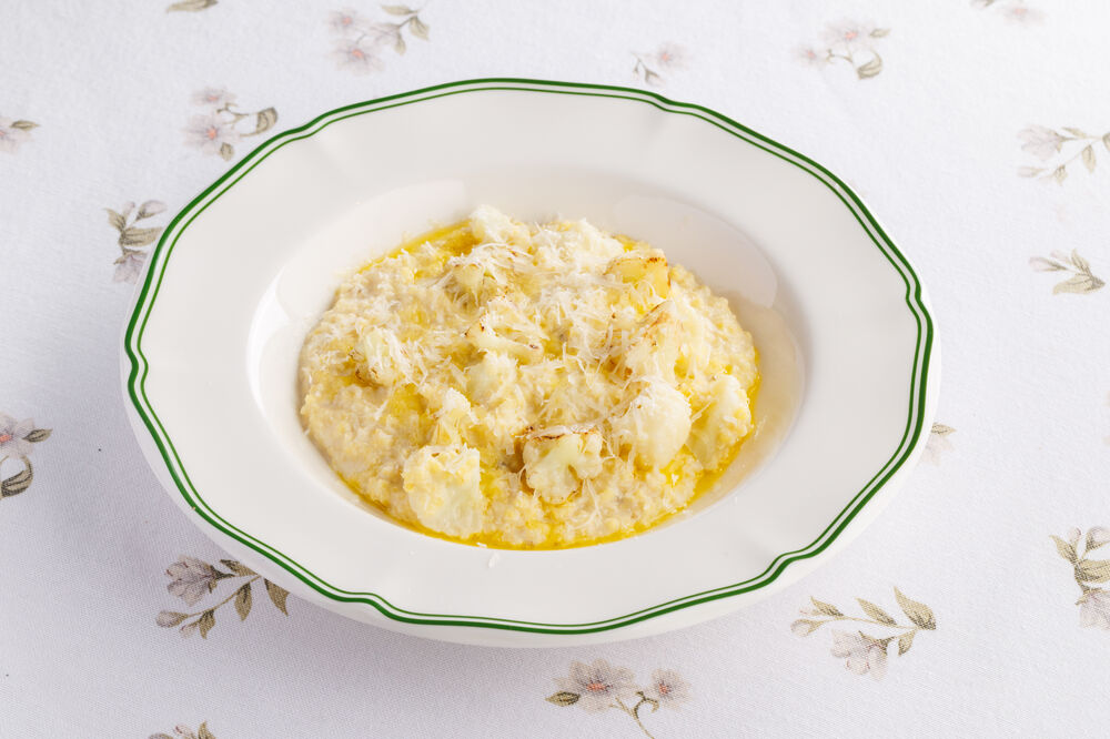 Millet porridge with cauliflower