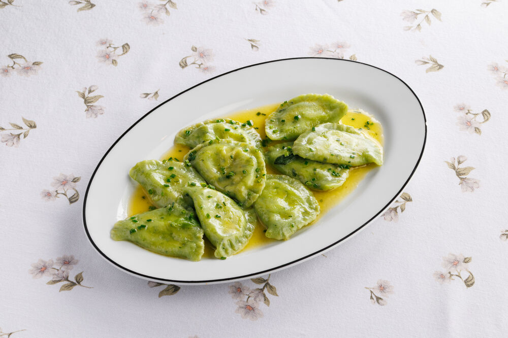 Green pockets with cottage cheese and dill