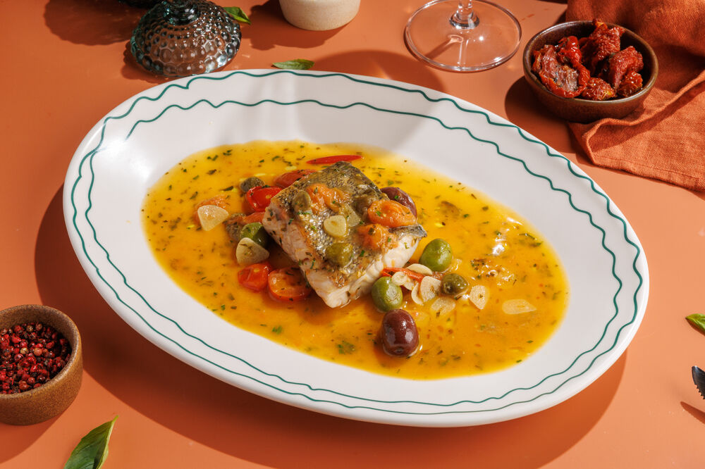 Pike perch in Greek style