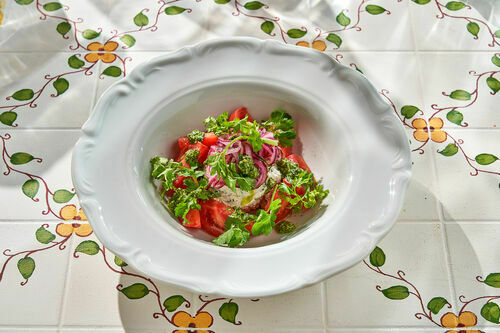 Tomatoes with cottage cheese nadugi
