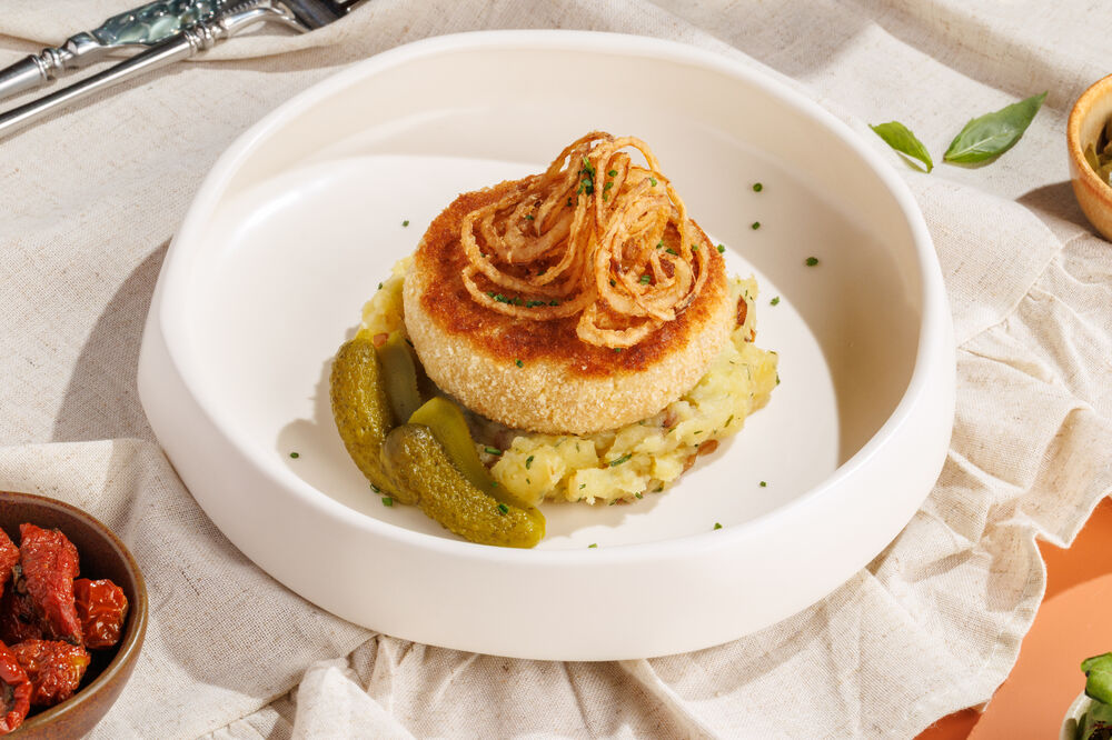 Fish cutlet with mashed potatoes