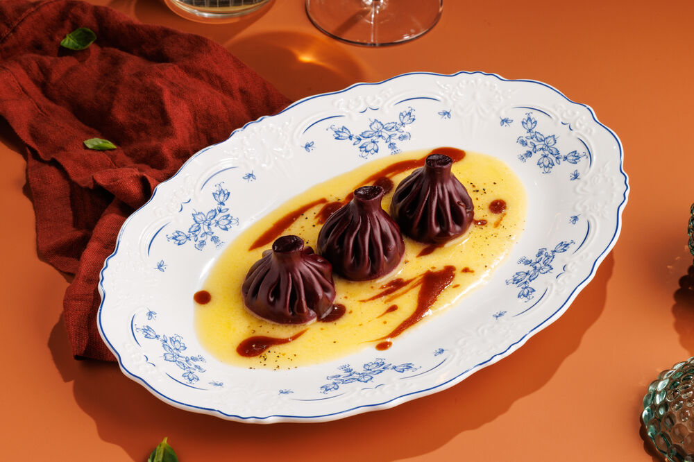 Mini khinkali with stewed cheeks