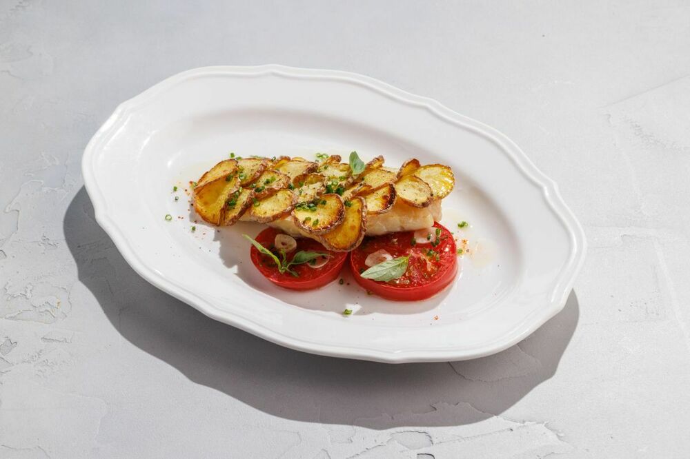  Perch with baked tomatoes and potatoes