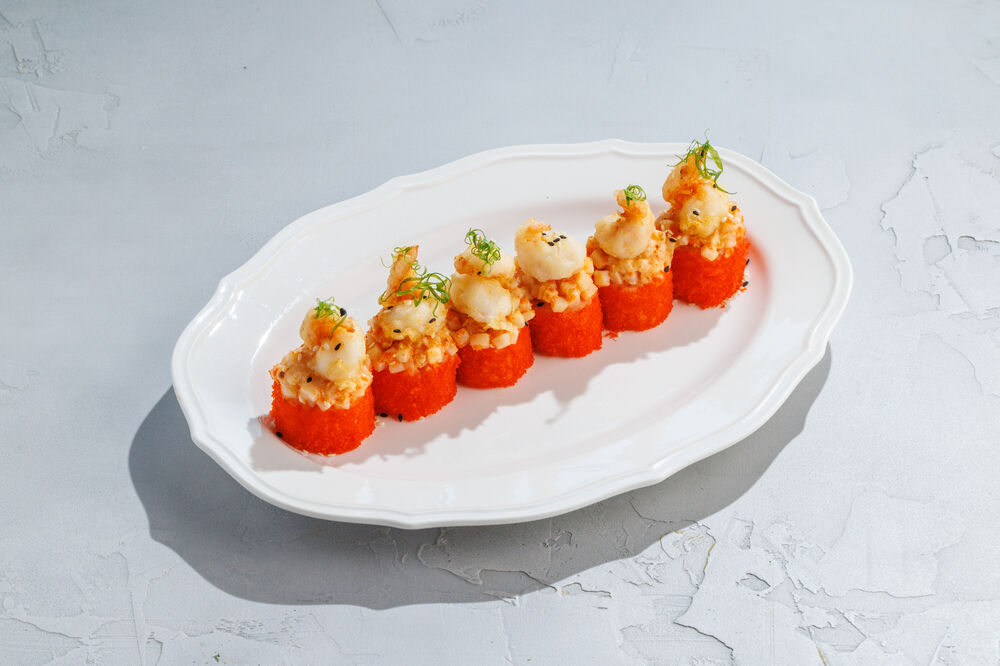 Запеченый ролл с кальмаром и хрустящей креветкой