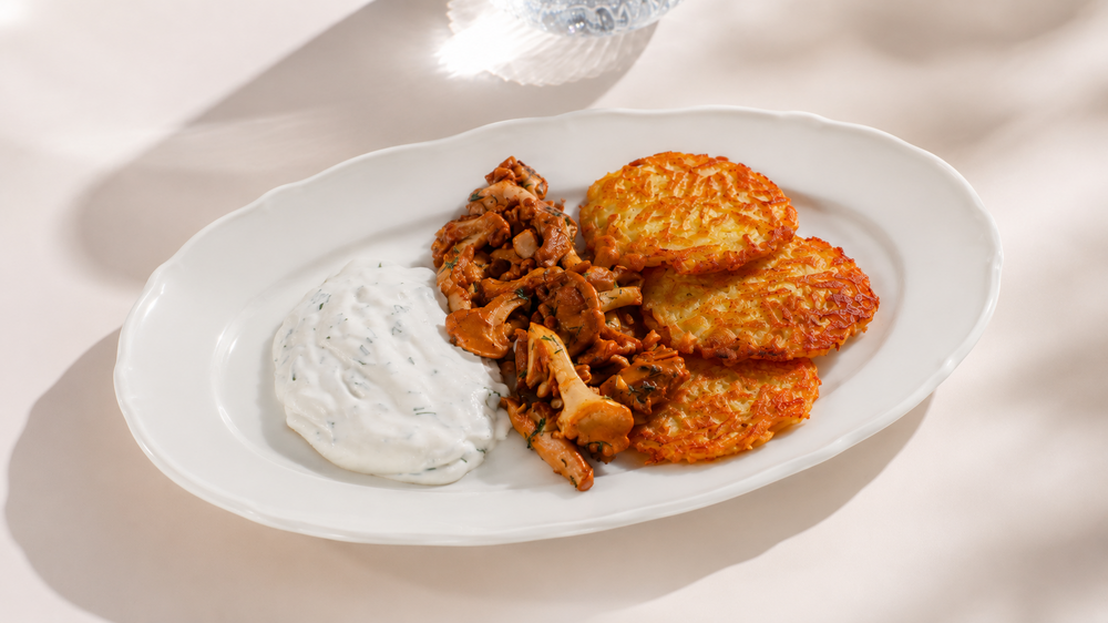 Картофельные драники с лисичками 