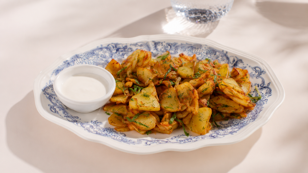 Жареный картофель с лисичками