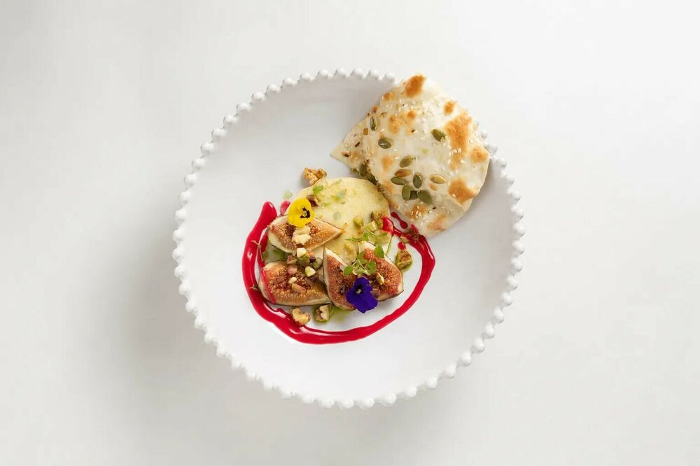 Baked Brie with figs and nuts