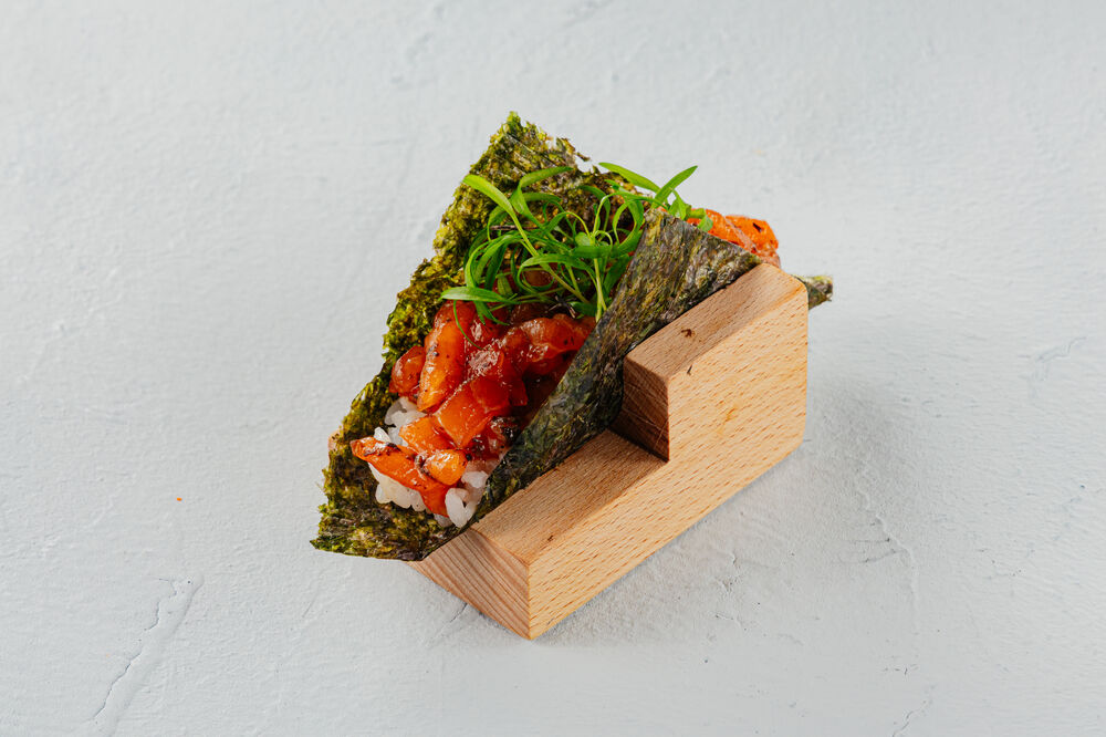 Open salmon roll