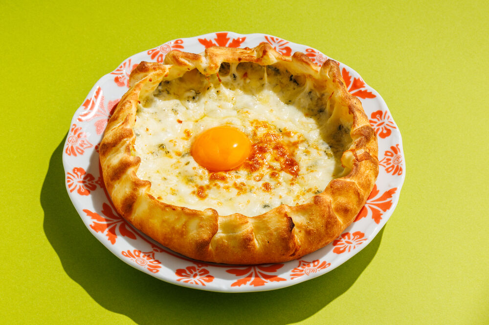 "Mze" Khachapuri with Imeretian cheese