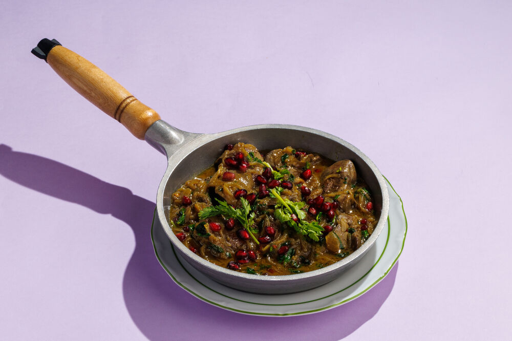 Spiced Georgian-style chicken liver with herbs and pomegranate