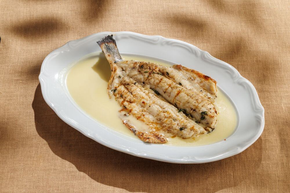 Sea bass fillet in lemon sauce